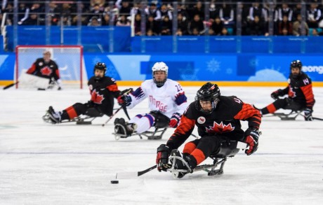 Székesfehérvárra érkezett Magyarország első paralimpiai jégkorong bemutatója